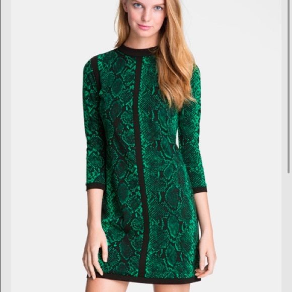 Juicy Couture Dresses & Skirts - Juicy Couture Long Sleeve Green Snake Print Dress